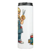 Süßes Nähmädchen-Cartoon mit Vintage-Maschine Thermosbecher (Rückseite)
