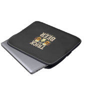 Süßes oder Bier Halloween-Bier-Design_1 Laptopschutzhülle (Vorne Knopf)