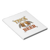 Süßes oder Bier Halloween-Kürbis-Tasse Skeletthänd Notizblock (angewinkelt)