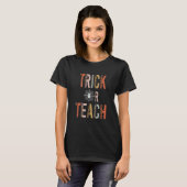 Süßes oder Lehr-Leopard-Halloween-Lehrer T-Shirt (Vorne ganz)