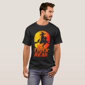 Süßes oder Lesen Bibliothekarin Halloween Hexe Kat T-Shirt (Vorne ganz)