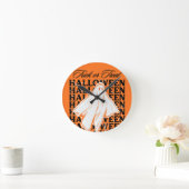Süßes oder Saures Runde Wanduhr (Zuhause)