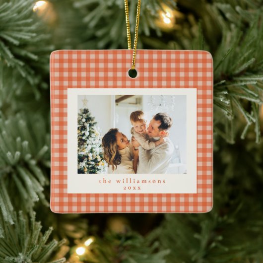 Süßes orangefarbenes Gingham-Karo-Design mit indiv Keramikornament (Baum)