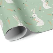 Süßes Osterkaninchen & Karottenmuster auf hellgrün Geschenkpapier (Rolleneckpunkt)