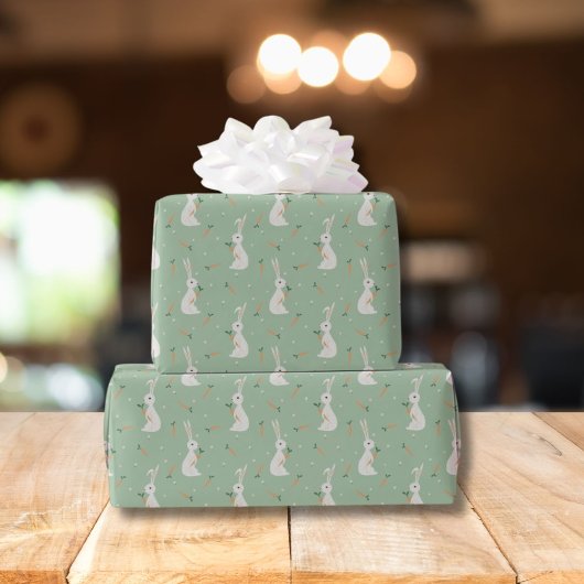 Süßes Osterkaninchen & Karottenmuster auf hellgrün Geschenkpapier