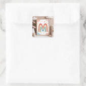 ☁️ Süßes Regenbogen-Monogramm M Anfangsdesign ☁️ Quadratischer Aufkleber (Tasche)