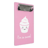 Süßes rosa animiertes Cupcake Mini Klemmbrett (Schrägansicht)