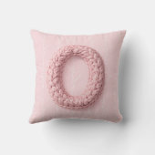 Süßes rosa O Monogramm Anfangs gehäkelt boho Kissen (Rückseite)