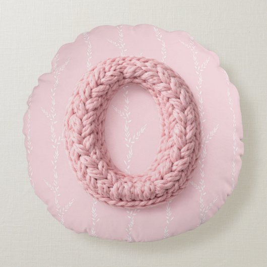 Süßes rosa O Monogramm Anfangs gehäkelt boho Rundes Kissen (Vorderseite)