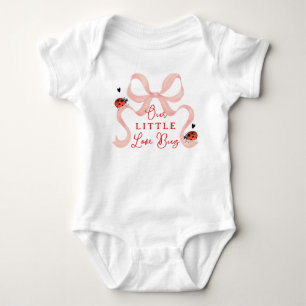 Süßes rosa Schleifen-Marienkäfer-Baby-Shower-Gesch Baby Strampler