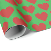Süßes rotes Herz Muster grünes Geschenkpapier (Rolleneckpunkt)