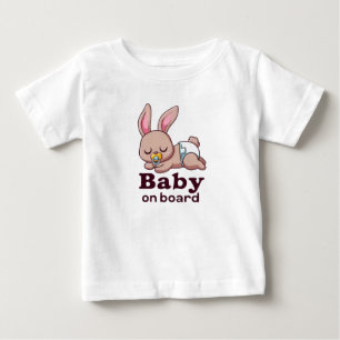Süßes schlafendes Babyäffchen "Baby an Bord" Auto Baby T-shirt
