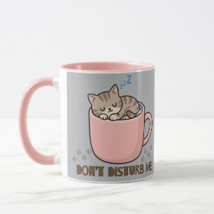 Süßes schlafendes Kätzchen in Teetasse-Mug Tasse
