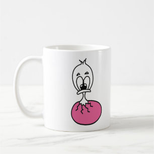 Süßes schlüpfendes Küken in einem rosa Ei Kaffeetasse