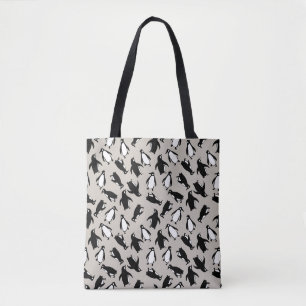 Süßes Schwarz-Weiß-Pinguin-Muster auf grauem Hinte Tasche