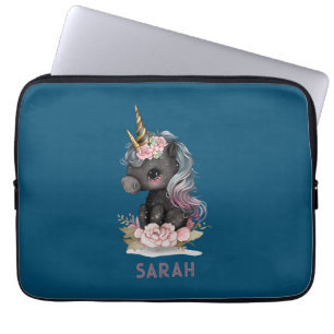 Süßes schwarzes Einhorn mit Blumen Aquarell Einhor Laptopschutzhülle