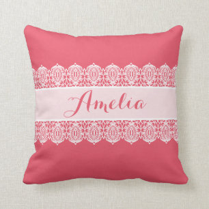 Süßes Skript - helles rosa Spitze-Monogramm Kissen