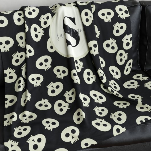 Süßes Totenkopf-Muster-Monogramm-Schwarze Fleece-D Fleecedecke