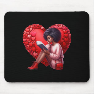 Süßes Valentinsbuch Mädchen Mit Herz Lesende Frau  Mousepad