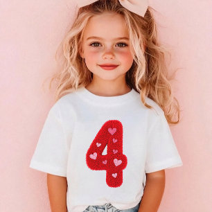 Süßes viertes Geburtstag Mädchen Herzen Rot Fluf T-Shirt
