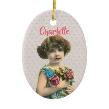 Süßes Vintage-Mädchen mit Blumen personalisiert