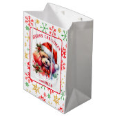 Süßes Wasserfarbpoodle in Weihnachtsmannmütze Mittlere Geschenktüte (Vorderseite Schrägansicht)