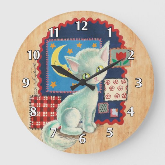 Süßes weißes Kätzchen und Patchwork Große Wanduhr (Vorderseite)