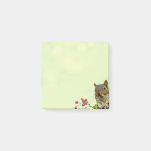 Süßes wildes Eichhörnchen auf limgrünen Post-it-No Post-it Klebezettel