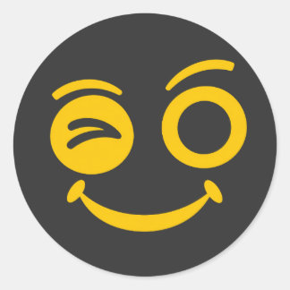 Süßes zwinkerndes Smiley-Gesicht schwarzer runder Aufkleber