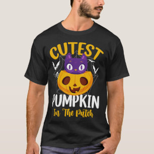 Süßeste Katze auf Kürbis im Feld T-Shirt