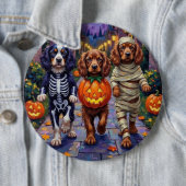 Sussex Spaniel Dogs in Halloween Costumes Button (Beispiel)