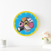 Süßigkeit Allsorts. Große Wanduhr. Gelb u. Große Wanduhr (Zuhause)