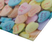 Süßigkeits-Gesprächsherzen des Valentinsgrußes Schneidebrett (Ecke)
