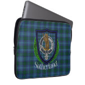 Sutherland Scottish Clan Tartan and Crest  Laptopschutzhülle (Vorne Rechts)