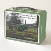 Sutter Buttes Mountain Range alter Traktor. Metall Brotdose (Vorderseite)