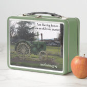 Sutter Buttes Mountain Range alter Traktor. Metall Brotdose (Beispiel)