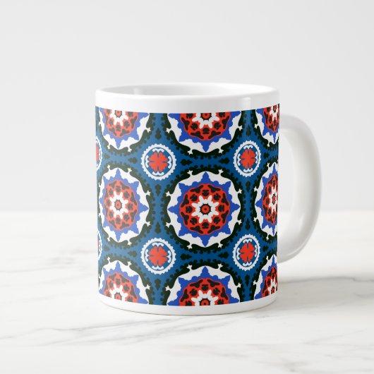 Suzani-Muster mit feinem Dekor Jumbo-Tasse (Vorderseite Rechts)