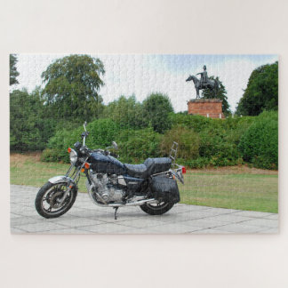 Suzuki-Motorrad vor Wellington-Statue Puzzle