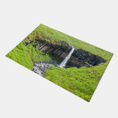 Svartifoss Wasserfall im Skaftafell - Island Fußmatte (Schrägansicht)