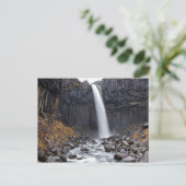 Svartifoss Wasserfall in Island Postkarte (Stehend Vorderseite)