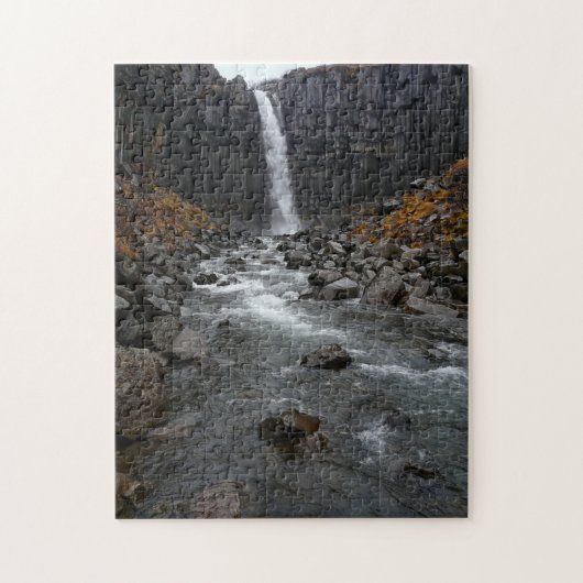 Svartifoss Wasserfall in Island Puzzle (Vertikal)
