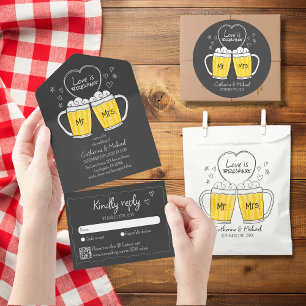 Liebe ist die Brauhandgezeichnete Bierbrille Hochz All In One Einladung