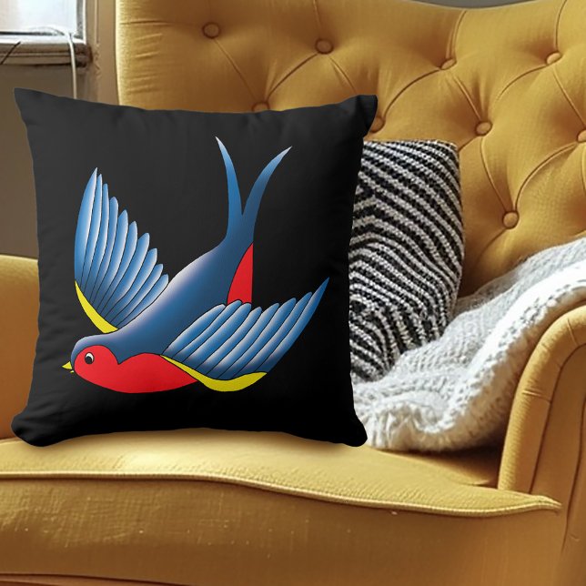 Swallow Red Blue Tattoo Kissen (Von Creator hochgeladen)
