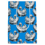 Swan Birds Pattern Design On Blue Mittlere Geschenktüte (Rückseite)