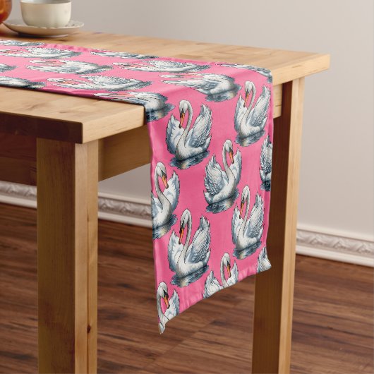 Swan Birds Pattern Design On Pink Kurzer Tischläufer (Beispiel)