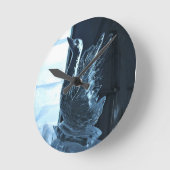 Swan Ice Sculpture, Quebec, Kanada Runde Wanduhr (Winkel)