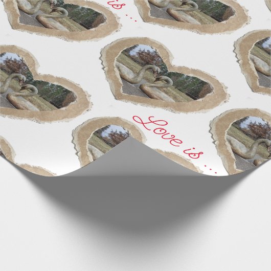 Swan in Herz-Geschenkpapier Geschenkpapier (Ecke)