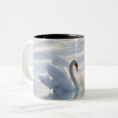 Swan in Snow Beautiful Zweifarbige Tasse (Vorderseite Links)