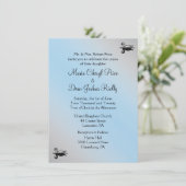 Swan Powder Blue Wedding Einladung (Stehend Vorderseite)