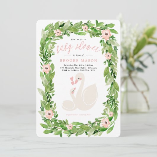 Swan Wreath Spring Baby Shower Einladung (Stehend Vorderseite)